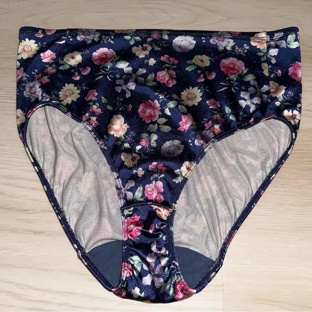 Vintage 90’s Size 7 Shiny Second Skin Satin Navy Floral High Leg Brief Panty